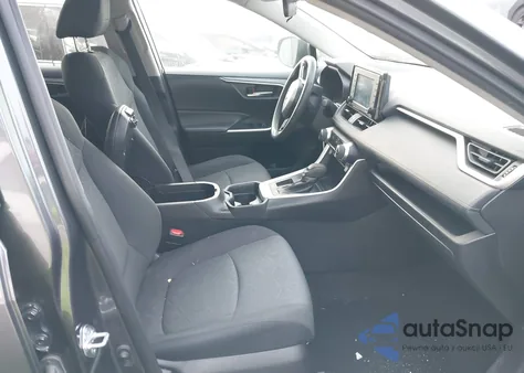 2021 Toyota Rav4 Xle z USA, uszkodzony, nr VIN 2T3W1RFVXMC136069